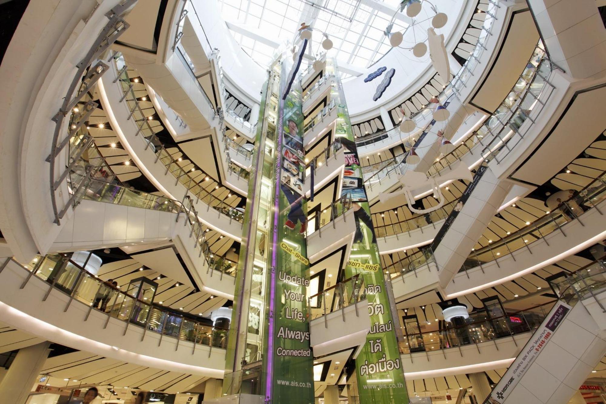 Centara Grand At Centralworld Bangkok Exterior photo The atrium