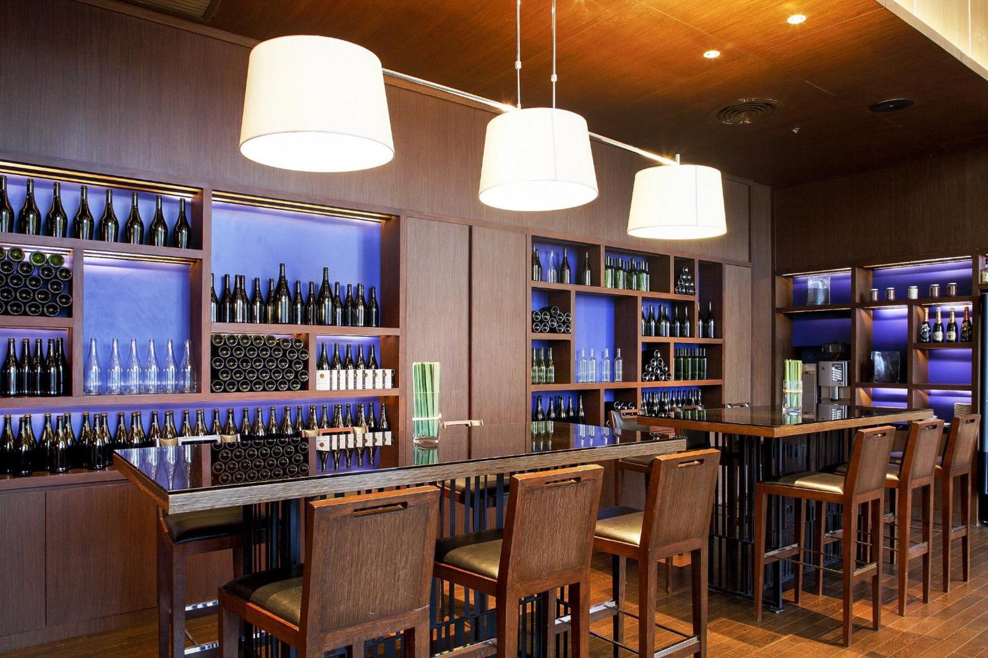 Centara Grand At Centralworld Bangkok Exterior photo Wine bar in Madrid, Spain