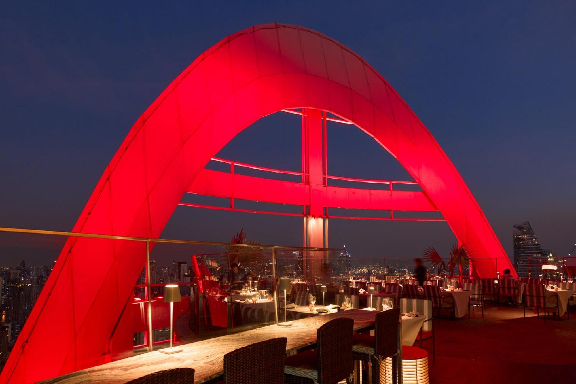 Centara Grand At Centralworld Bangkok Exterior photo The Red Sky Bar