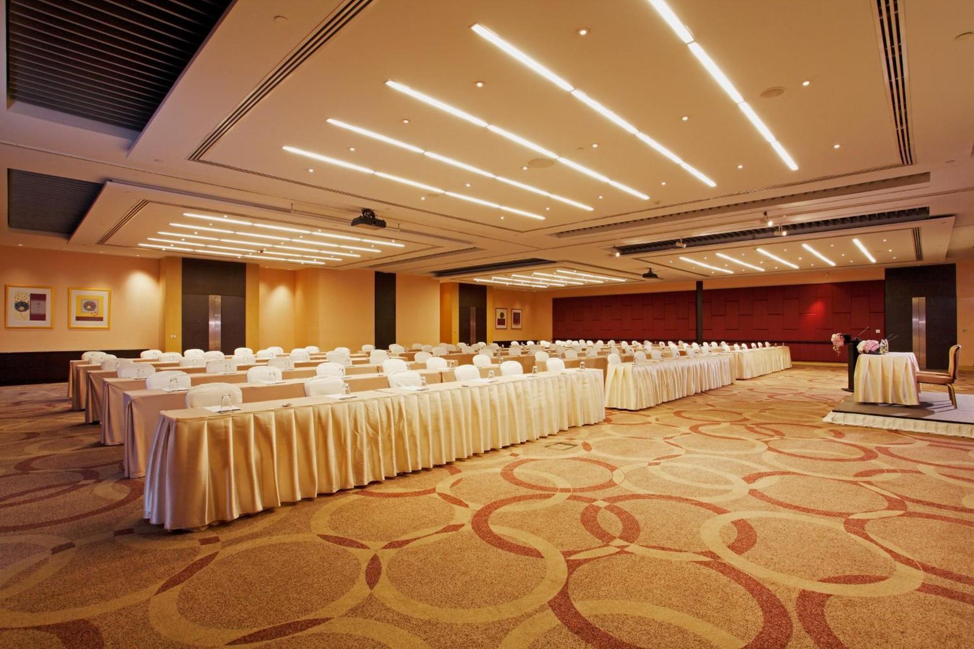 Centara Grand At Centralworld Bangkok Exterior photo The ballroom