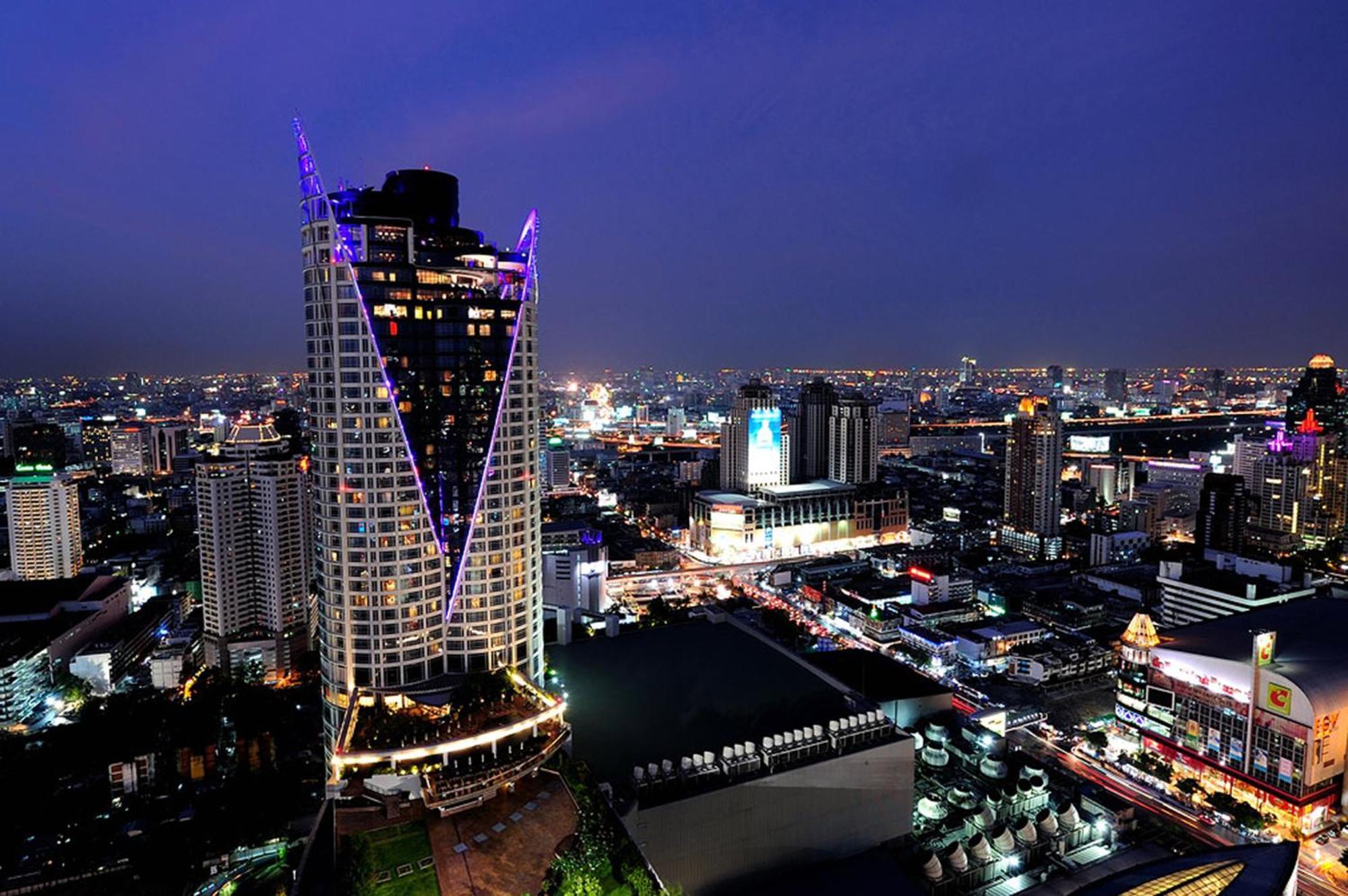 Centara Grand At Centralworld Bangkok Exterior photo View of the city at night