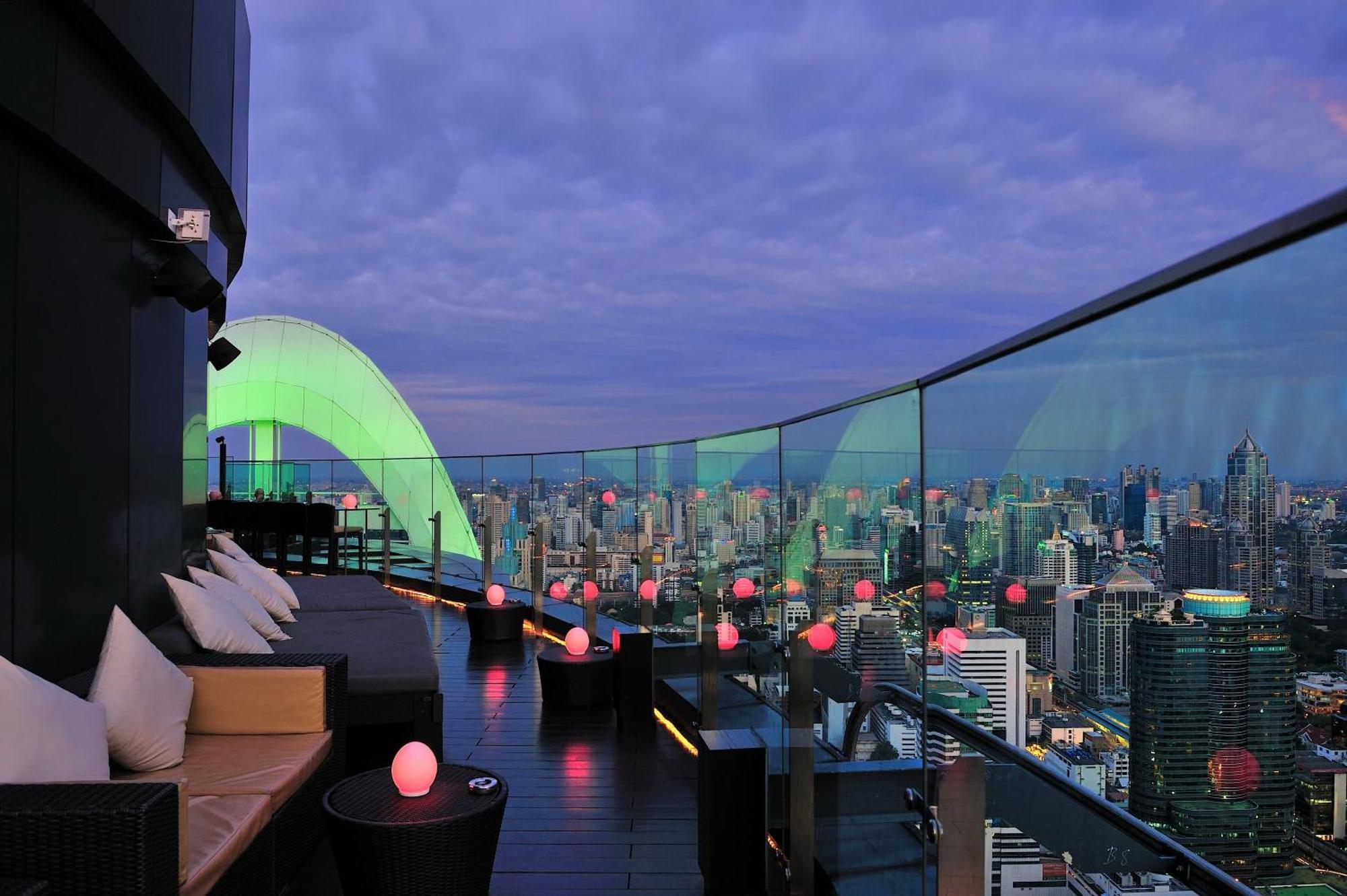 Centara Grand At Centralworld Bangkok Exterior photo View from the bar